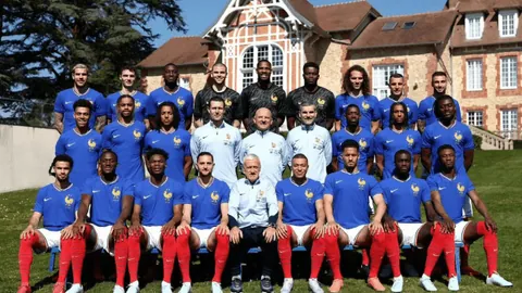 詹姆斯40岁签2亿顶薪，值不值？三大优势引众球队抢夺青睐