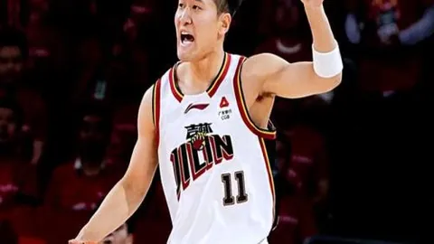 上海申花：本赛季是力捧新星还是力争中超之巅？烽火燃情，球迷热切期待